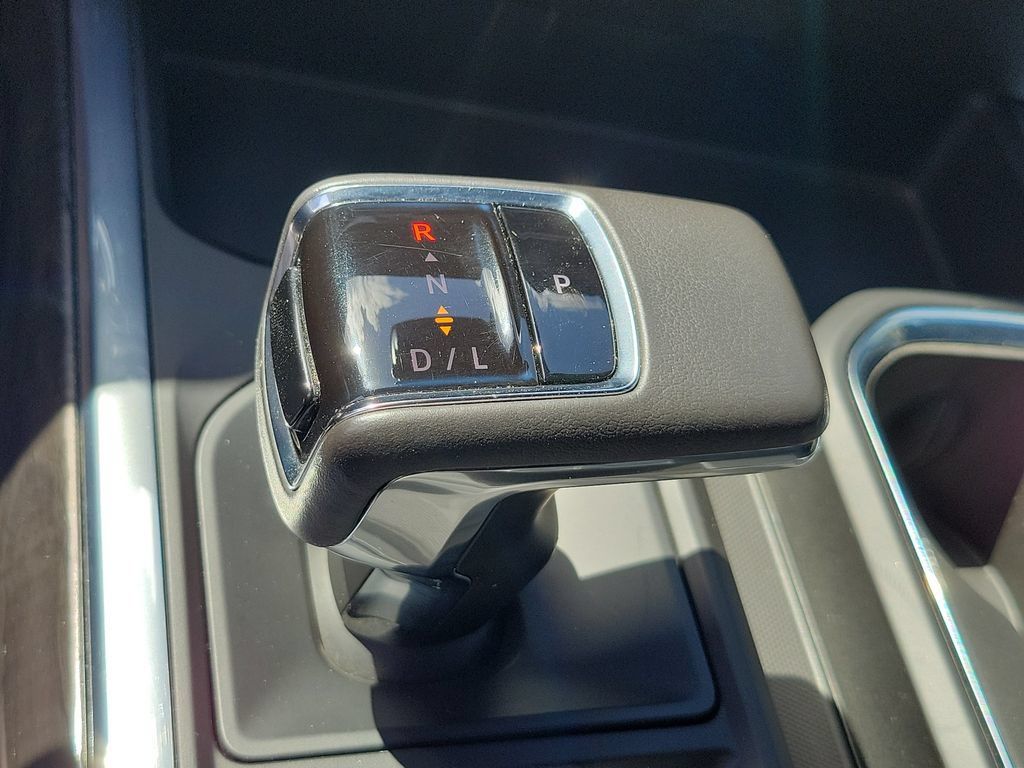 Used 2022 Chevrolet Silverado 1500 LTZ w/ Technology Package AWD/4WD image 36