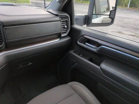 Used 2025 Chevrolet Silverado 2500 LT w/ Convenience Package AWD/4WD image 16