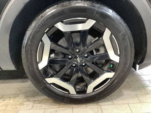 Used 2024 Kia Telluride EX w/ EX Captain's Chair Package image 30