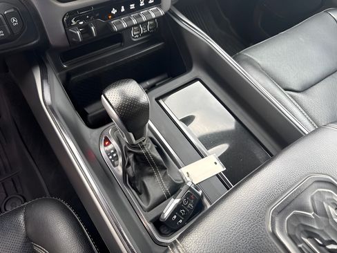 Used 2022 RAM 1500 Laramie AWD/4WD image 13