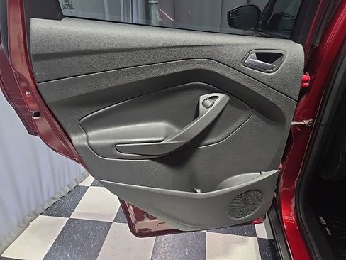 Used 2017 Ford Escape SE AWD/4WD image 13