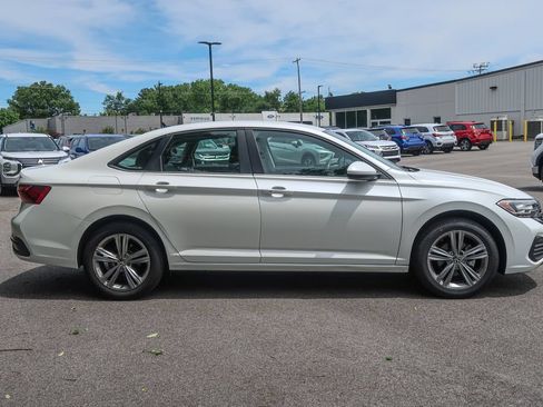Used 2023 Volkswagen Jetta SE FWD image 8