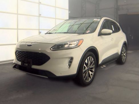 Used 2020 Ford Escape Titanium w/ Titanium Premium Package 2.0 AWD/4WD image 2