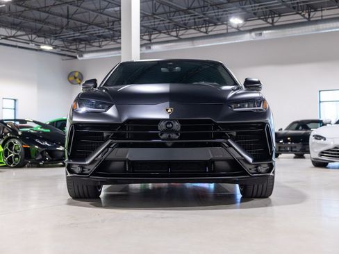 Used 2024 Lamborghini Urus S AWD/4WD image 2