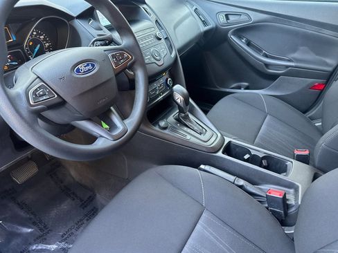 Used 2018 Ford Focus S image 4