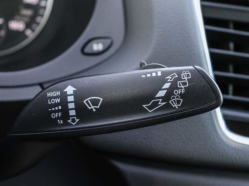 Used 2016 Audi Q3 2.0T Premium Plus w/ Technology Package image 35