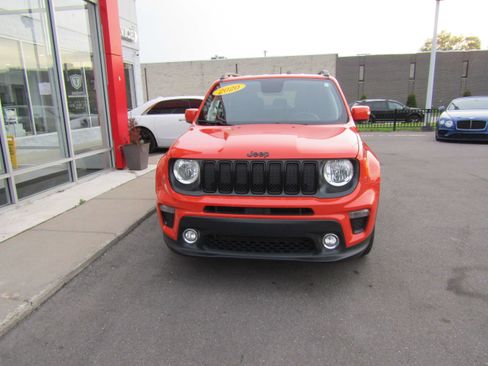 Used 2020 Jeep Renegade Altitude FWD image 3