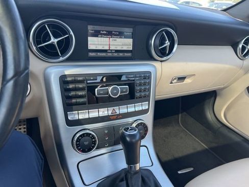 Used 2015 Mercedes-Benz SLK 250 image 13