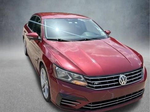 Used 2017 Volkswagen Passat 1.8T R-Line FWD image 4