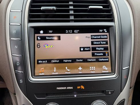 Used 2018 Lincoln MKX Reserve w/ Lincoln MKX Climate Package image 17