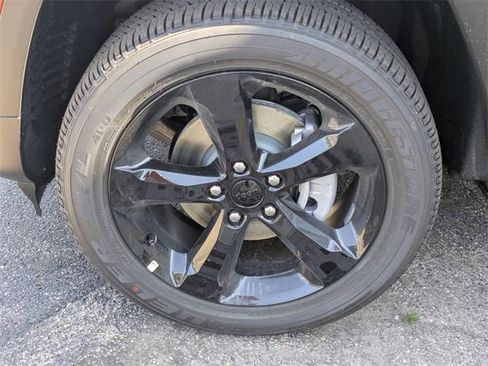 New 2025 Jeep Grand Cherokee Altitude image 31