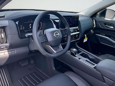 New 2026 Nissan Pathfinder SL FWD image 7