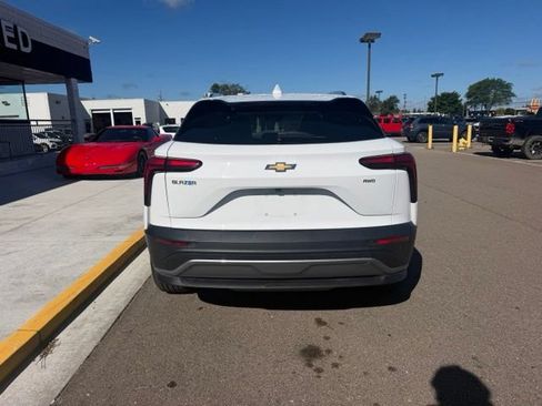 Used 2024 Chevrolet Blazer EV LT AWD/4WD image 9