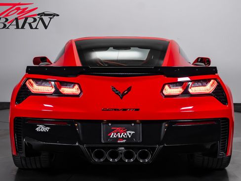 Used 2015 Chevrolet Corvette Z06 w/ 2LZ Preferred Equipment Group RWD image 4