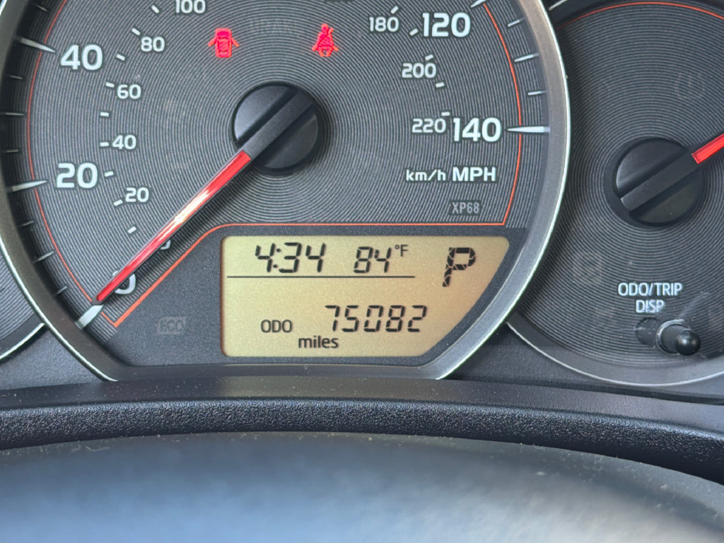 Used 2012 Toyota Yaris LE FWD image 29