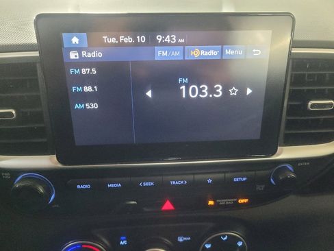 Used 2024 Hyundai Venue SE image 25