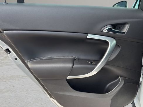 Used 2017 Buick Regal Sport Touring FWD image 13