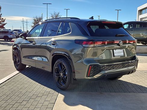 New 2026 Volkswagen Tiguan SE R-Line image 2