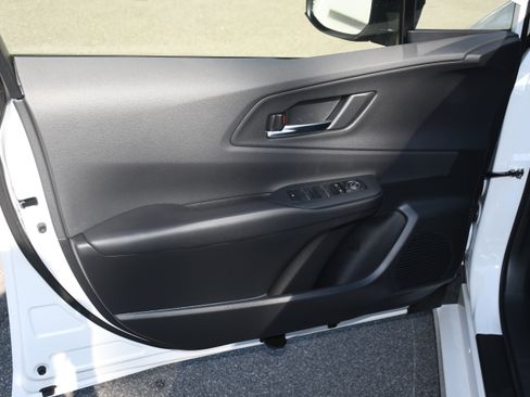 New 2026 Toyota Prius Plug-In Hybrid image 5