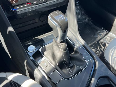 New 2025 Volkswagen Taos SE image 14