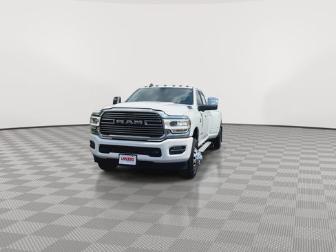 Used 2024 RAM 3500 Laramie w/ Towing Technology Group AWD/4WD image 4