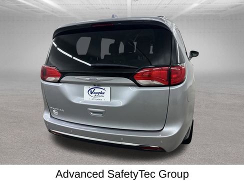Used 2020 Chrysler Pacifica Touring-L Plus w/ Advanced Safetytec Group FWD image 11