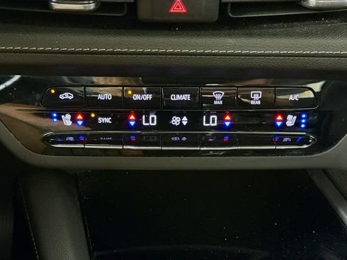 Used 2023 Buick Envision Avenir AWD/4WD image 16