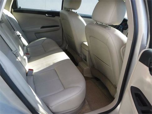 Used 2010 Chevrolet Impala LT w/ Luxury Edition Package image 5