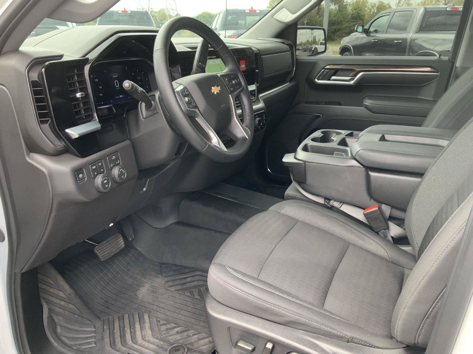 Used 2026 Chevrolet Silverado 1500 LT w/ Z71 Off-Road Package AWD/4WD image 22