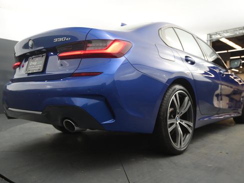 Used 2021 BMW 330e xDrive 330e xDrive Plug-In Hybrid w/ M Sport Package image 17