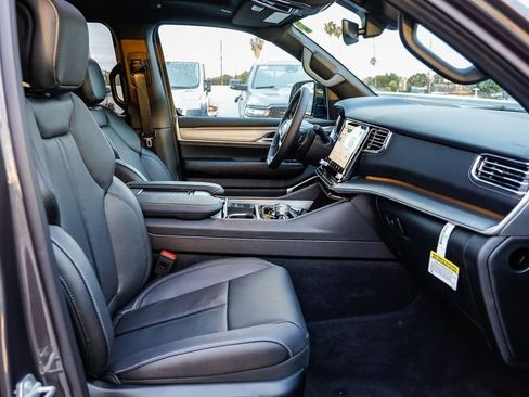 New 2026 Jeep Grand Wagoneer L Limited image 21