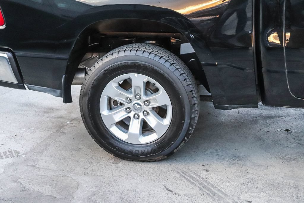 Used 2024 RAM 1500 Laramie AWD/4WD image 12
