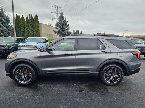 Certified 2026 Ford Explorer ST-Line w/ ST-Line Street Pack image 4