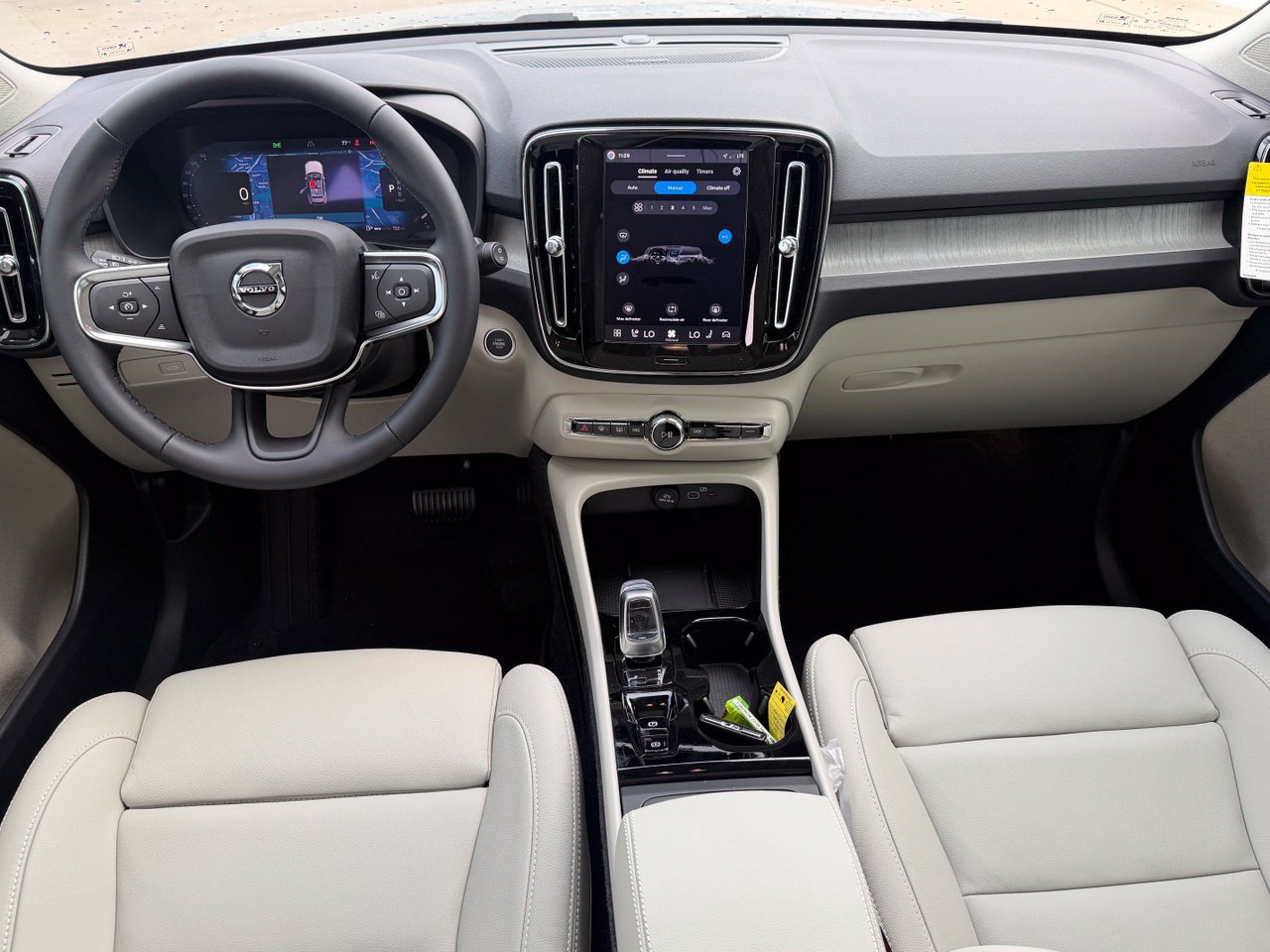 New 2026 Volvo XC40 B5 Ultra w/ Protection Package Premier AWD/4WD image 12