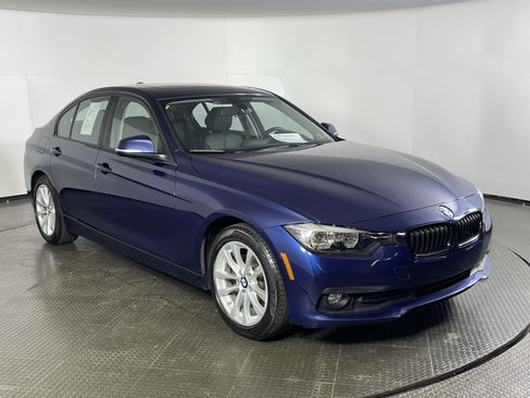 Used 2016 BMW 320i xDrive Sedan image 3