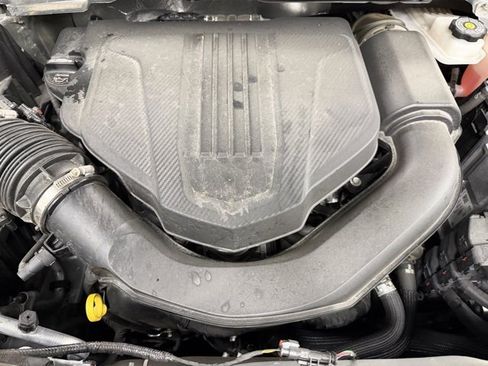 Used 2024 Chevrolet Traverse RS image 9