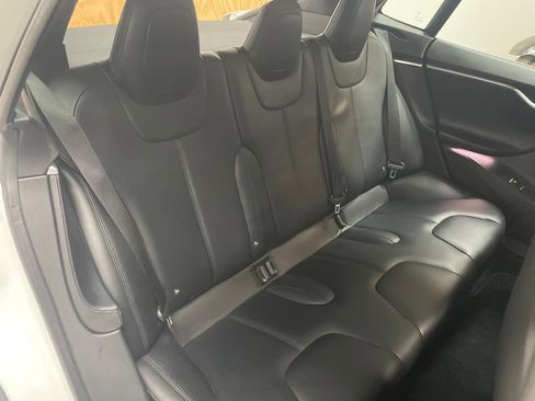 Used 2015 Tesla Model S 70 image 33