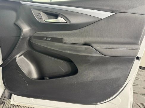 Used 2025 Buick Envista Preferred image 38