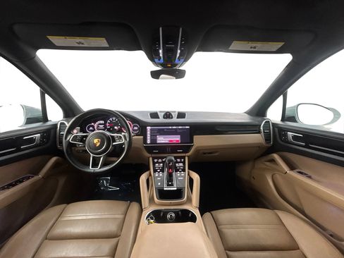 Used 2021 Porsche Cayenne AWD/4WD image 17