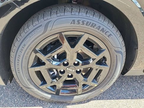 Certified 2025 Kia Carnival SX image 9