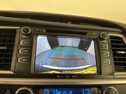 Used 2017 Toyota Highlander Plus AWD/4WD image 20
