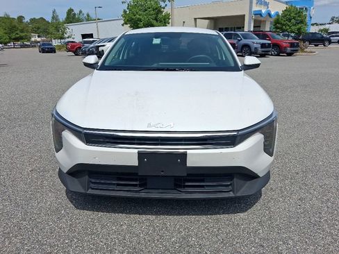 Used 2025 Kia K4 FWD image 2