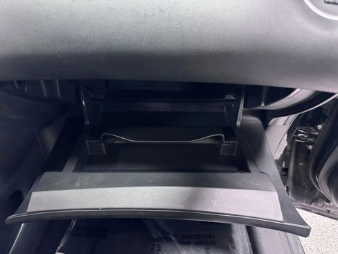 Used 2017 Nissan Pathfinder SV image 45