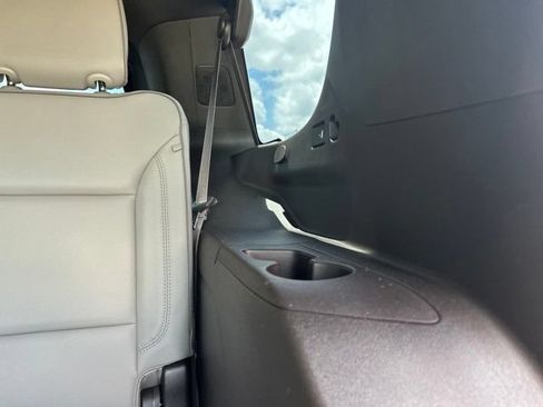 Used 2023 GMC Yukon SLT w/ SLT Premium Package RWD image 47