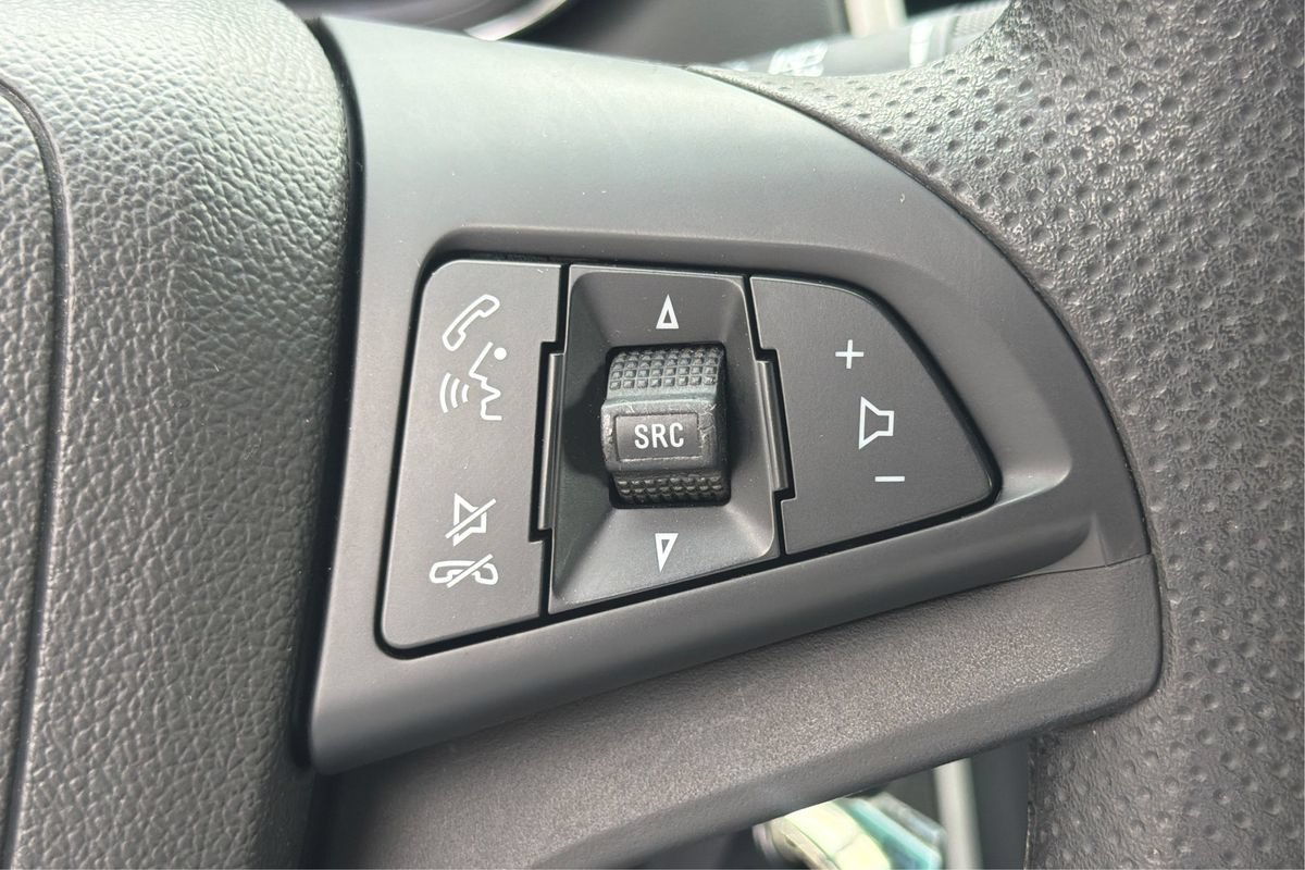Used 2020 Chevrolet Trax LS w/ Tint and Cruise Package FWD image 30