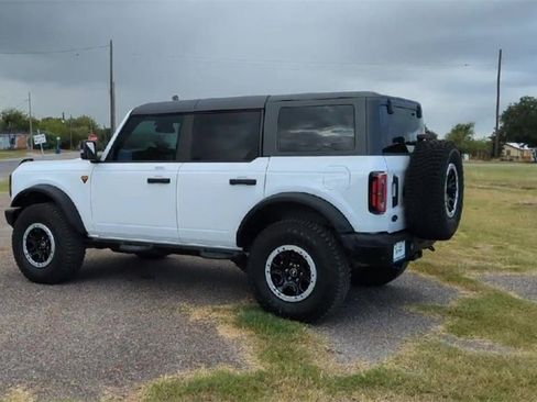 Used 2023 Ford Bronco Badlands image 6