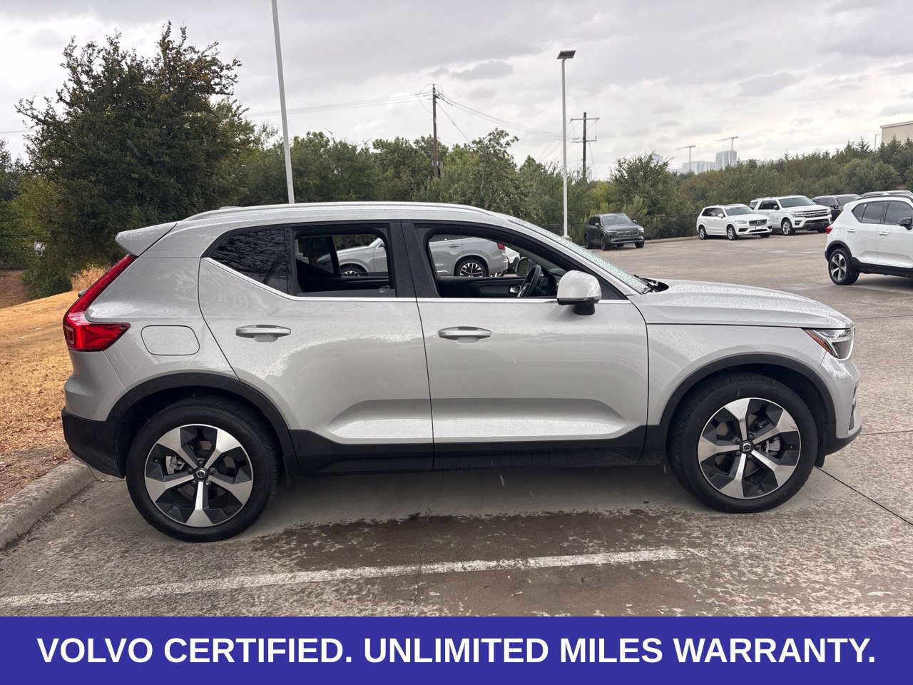 Used 2023 Volvo XC40 B5 Plus w/ Protection Package Premier AWD/4WD image 4