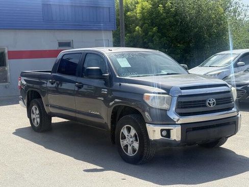Used 2015 Toyota Tundra SR5 w/ SR5 Upgrade Package AWD/4WD image 2