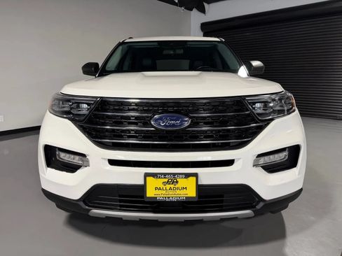 Used 2020 Ford Explorer XLT w/ Equipment Group 202A RWD image 2