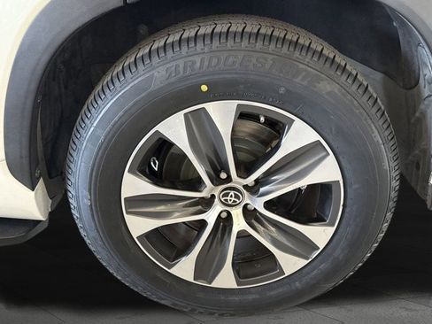 Used 2020 Toyota Highlander XLE image 20